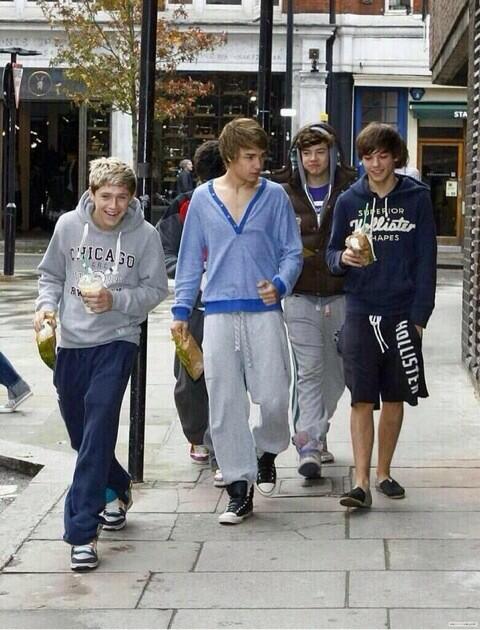 _domi111's tweet photo. DONT IGNORE THIS, THE WANTED ARE BEATING US, RT THIS, HERES A FETUS PIC TO INCOURAGE YOU #Vote1DUK #KCA http://t.co/U0E8iww4ka
