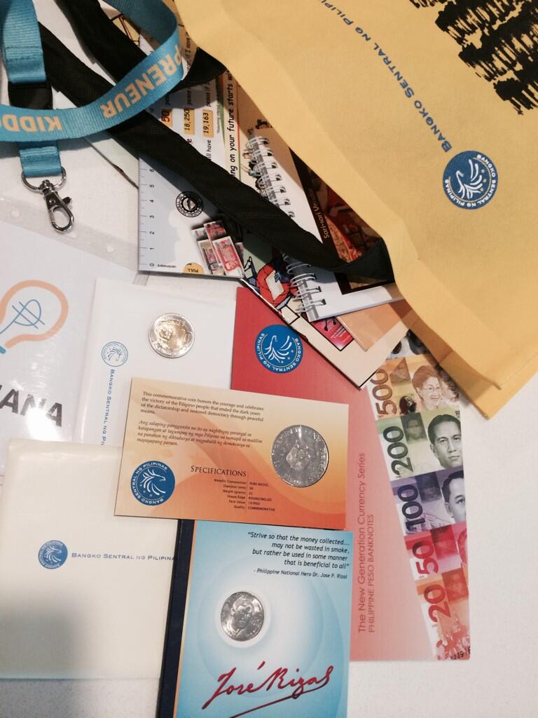 Maiki Oreta 3 Commemorative Coins And Lots Of Other Goodies Given To Each Child After Yesterday S Field Trip To The Bsp Http T Co T5xeyxvpmi