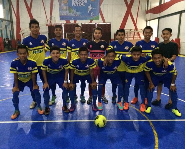 Hasrianoor1's tweet photo. “@borneo_junior: Selamattt sore semuanya hehe http://t.co/P3OKsMHLdn”