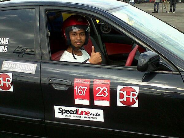 Ini dia anak mudanya :D foto dulu pas sesi latihan hihihi