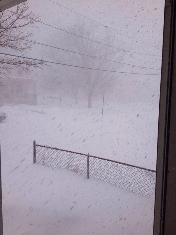 PZonLAKEontario's tweet image. #LAKEeffectSNOW is the ultimate forecast challenge: 2" here today &amp;amp; 20" down the road under a firehose of a #snowgun!