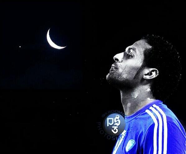 Rrii1122's tweet photo. اليوم بعد خروجي من المسجد " الفجر " رأيت الهلال بجانبه نجمة ..!
ف سويت هذا التصميم الرائع لبو قحط
وشكراً لصاحب الصوره http://t.co/WByWwwZuAx