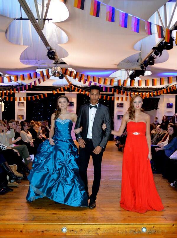 1StopPromShopUK's tweet image. L&amp;amp;S petrol blue dress size 8 £250 ono (red sold) Other dresses available from £20 to view 1stoppromshop.co.uk