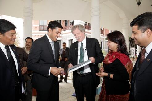 DG of icimod presents <a href="/rajshah/">Dr. Rajiv J. Shah</a> w/t 30th Anniversary book on d occasion of his visit <a href="/icimod/">ICIMOD</a> on.fb.me/1gPhRlW