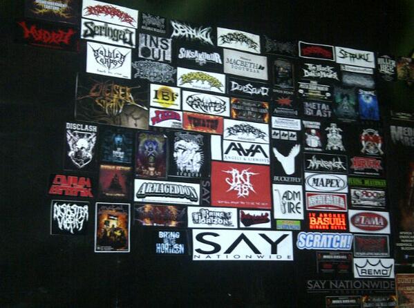 RT <a href="/IeboyChalid/">Ieboy_Chalid</a> Yuppss band sobat2 kita ...