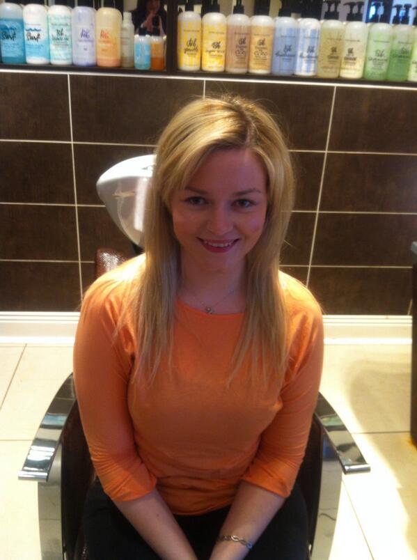 AislingAshk's tweet photo. After pic to follow of a razor cut using @Bumble @Glossyboots #pretàpowder #tonic #spraydemode http://t.co/khnQe2dVoF