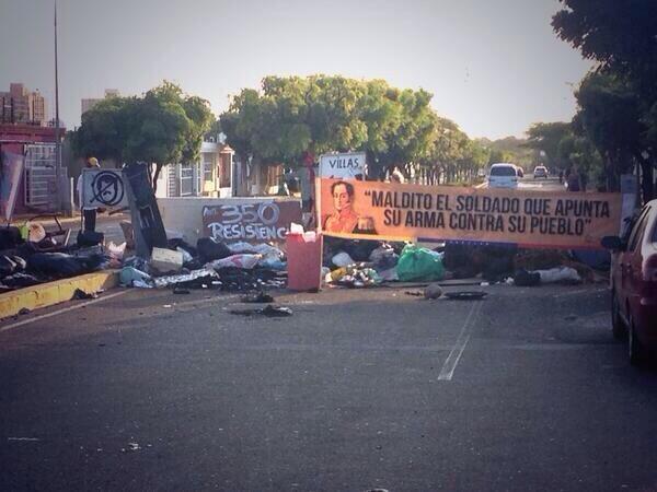 BARRICADAS DE LA DIGNIDAD BhZu9iHIAAA1LQ9