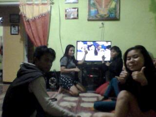 Binge443Syah's tweet photo. lagi nonton @DAcademyID bareng with familly ...di subang Jawabarat http://t.co/6hcV1z3SPQ