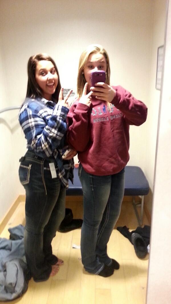 jordsjacks15's tweet image. Rare sighting of the Jackson girls in jeans #WutIsLyfe #FirstPair