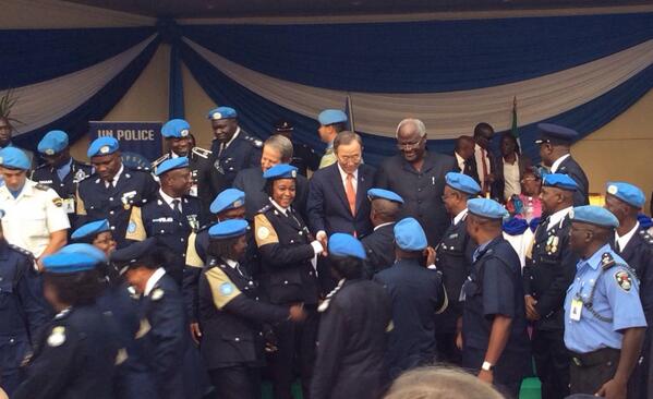 Visiting #SierraLeone, Ban Ki-moon lauds country for putting war behind &amp; staying course wp.me/p40Tdr-5t