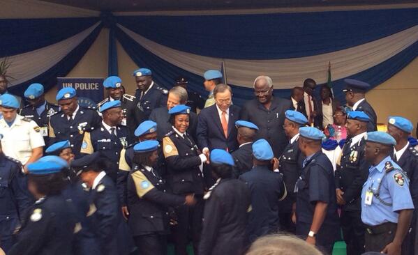 Visiting #SierraLeone, Ban Ki-moon lauds country for putting war behind & staying course wp.me/p40Tdr-5t