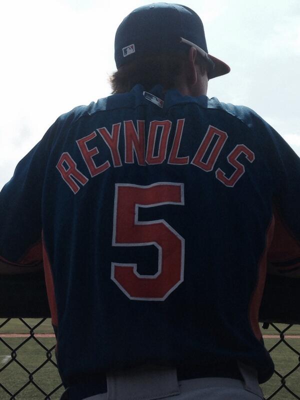 Matt Reynolds from behind https://pbs.twimg.com/media/Bh_LHbDIQAAfH6Y.jpg