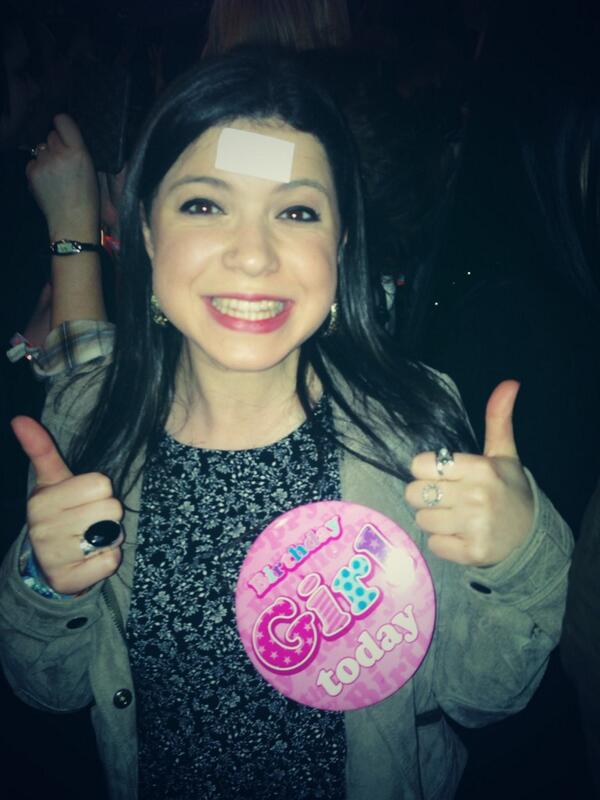 ilanazoemanuel's tweet photo. @TheO2 getting excited for @Beyonce - Happy 20th birthday @SarahManuel2 . Hope @teamprincestrus find our stickers http://t.co/Y39fJRAWYr