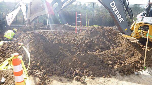 FFPXrdsSERF's tweet photo. Spoils on site means trenches in the ground. http://t.co/j7ynYtQWFY