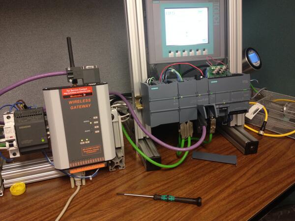 WESCOAutomation's tweet photo. Siemens S7-1200 talking #wireless #PROFIBUS.  Follow us to find out how. @AllThingsPROFI #S71200 #Siemens #automation http://t.co/PjFI5GbKUe