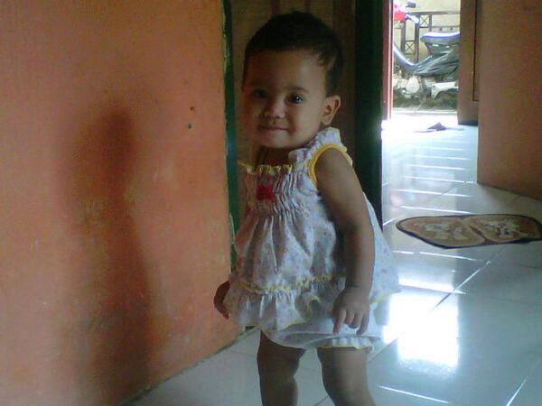 Anakku sayang dah brani bangun sendiri trus jalan...♏ªªªªN†ªªªªª DEUH...biar bru 10bln jg...