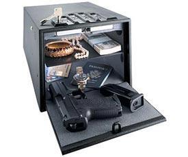 GunSecurity's tweet image. GunVault GV2000C-DLX Deluxe Pistol Safe 
more info @ gunsafesecurity.com/pistol_safes.h…