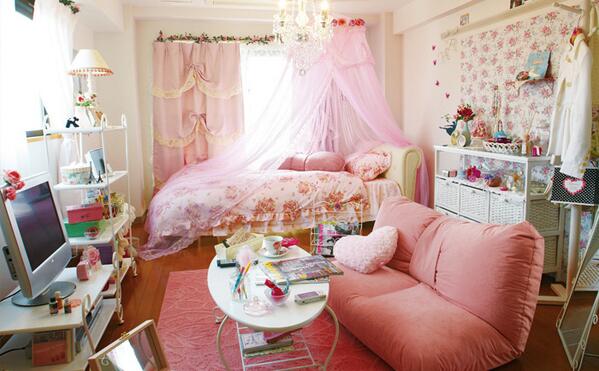 絶対に真似したい 部屋作りレイアウト A Twitter ピンク大好き プリンセスワンルーム 3段バルーンをあしらったカーテンを使いプリンセス仕様に T Co R6iodkg55t