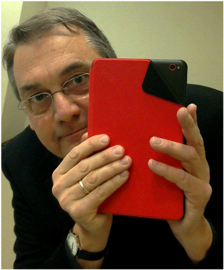 Lenovo's tweet photo. Activate #ThinkPad8 camera w/ a quick flip. @dwhilldesign shares more abt Quickshot http://t.co/QFwygkdnLU #LenovoMWC http://t.co/RLynkcHswV