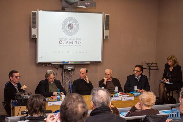 CurcioEditore's tweet photo. Alcune #foto della presentazione del libro di #PascalSchembri su #Monicelli all'@uni_ecampus http://t.co/ZO5D9AMBfn http://t.co/rlHHUsExVD