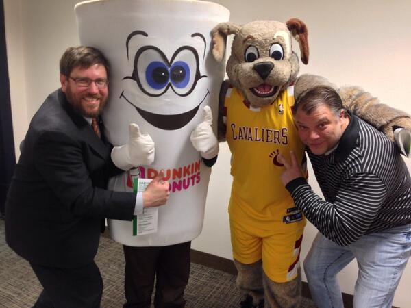 With @DunkinDonuts <a href="/cavs/">Cleveland Cavaliers</a> <a href="/CavsMoondog/">Moondog</a> <a href="/colinannie/">carmen tedesco</a> waiting to rock the Q on ending hunger!!! <a href="/CleveFoodbank/">МиЛаЯ BaBy</a> !