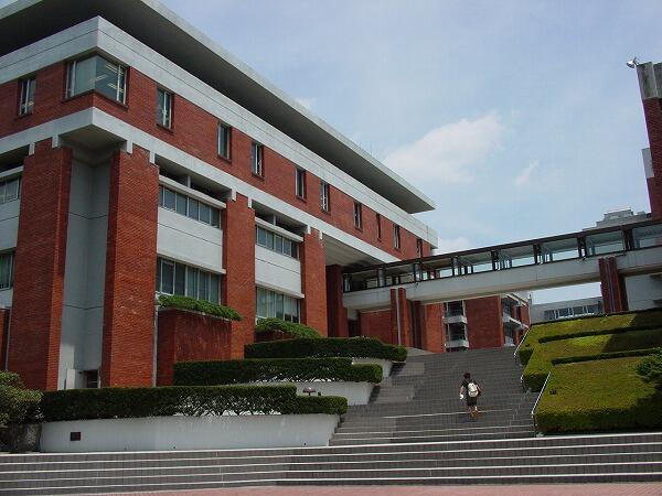 ロケ地 リッチマンプアウーマン 日向徹が澤木千尋 石原さとみ に会いに来てた大学 東京薬科大学 東京都八王子 Http T Co R4s67c3le4