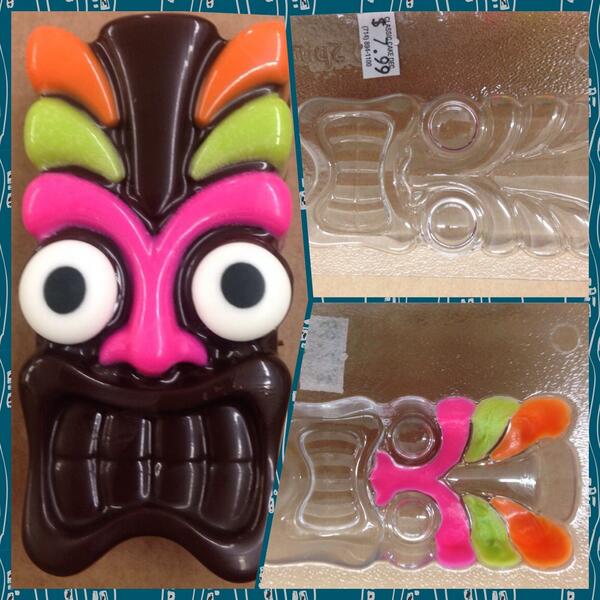 classiccake85's tweet photo. This tiki god is a Nutter butter cookie mold perfect for any Hawaiian party http://t.co/B0e9WfYrCK