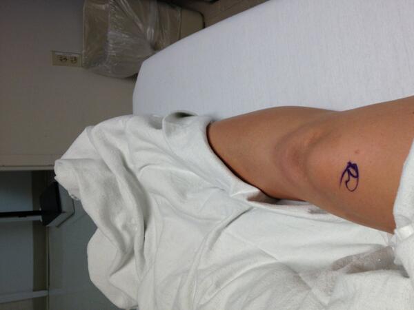 KneeProbs's tweet image. Got the doctors signature! #KneeProbs 😎