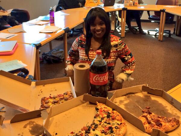 auburnberry92's tweet image. And @CyndiFrisby wins the best professor award #PizzaInClass