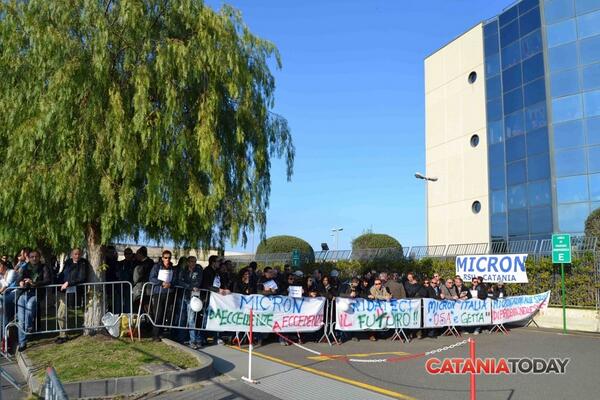 CataniaToday's tweet image. L&apos;accoglienza di #StMicroelectronic e #micron a #Napolitano