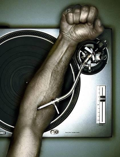 musicstack's tweet photo. How addicted are you? #vinyl #records http://t.co/Jh3befkKpL