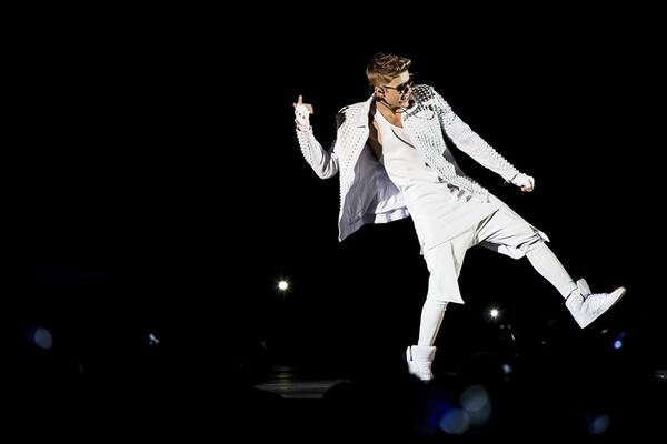 RickiaWillie's tweet image. Omg this just reminded me of Ride Along! Lmfao #KickMove! ♥