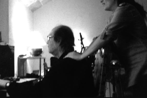 EstrellaMorente's tweet photo. Maestro, dígale a mi padre lo mucho que lo quiero. Y que le diga él cuánto lo admiro a usted. Paco de Lucía. Eterno. http://t.co/XyrDmE547a