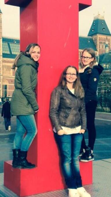 KayaaaX_X's tweet image. Met m'n zussen ❤️