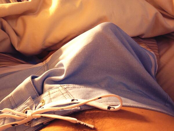 bulgingbaggies's tweet photo. Cldnt sleep any longer, this kept getting in the way! http://t.co/6QEkkNGlzU