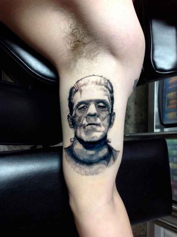 dbaartstudio's tweet photo. Did this tattoo recently. It was a blast! http://t.co/XPCzKbsxcn
