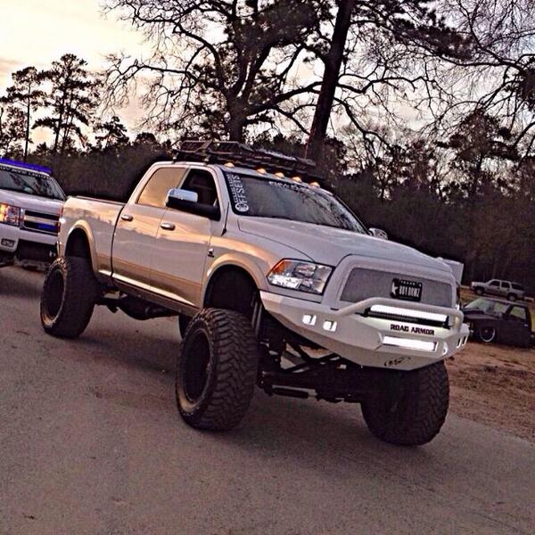 OffroadUSA's tweet photo. #ram http://t.co/VCoChSlYb4