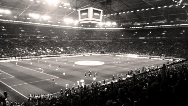 LukasKanne's tweet photo. Trotzdem geile stimmung ! #kennstdudenmythos #S04RMA  @s04 http://t.co/OvUWBnO1IY
