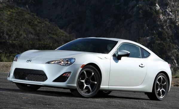 PopMech's tweet image. Poor sales are killing the Scion FR-S popme.ch/60115sol