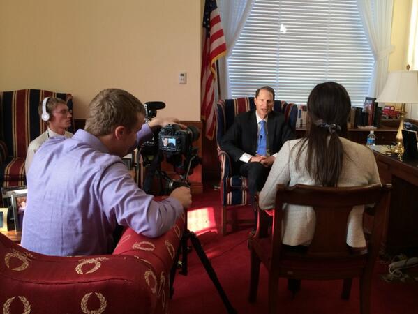 Sat down for an interview on my O&amp;C bill with <a href="/UOsojc/">UO Journalism & Comm</a> students <a href="/julianneparker/">Julianne Parker</a> @sylvestrealan &amp; <a href="/PittengerT/">Tommy Pittenger</a> today.