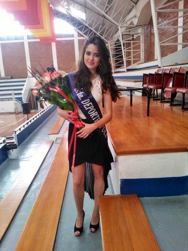 TvPUCE's tweet photo. La PUCE festeja su mañana deportiva. Andrea Játiva es la nueva representante de los deportistas de la institución http://t.co/JdNk8REJVV
