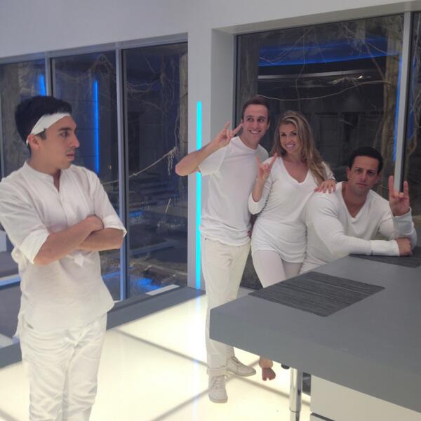 OppositeWorlds tweet media