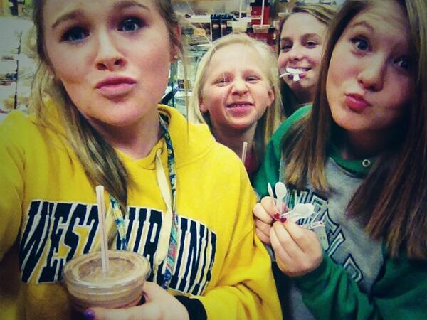 AEggleton05's tweet image. #sampleselfie 😂😂😂 @07Linsey