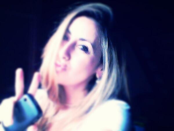 Estilomodala's tweet photo. :-)   kisses  http://t.co/Q6tAPUtOVV