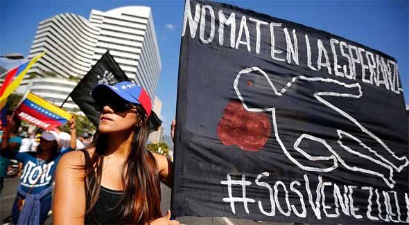 mixae's tweet photo. Estudiantes Venezolanos tienen gran mérito de haber desnudado la dictadura ante el mundo" VIVAN LOS ESTUDIANTES http://t.co/beMXDT6zJk