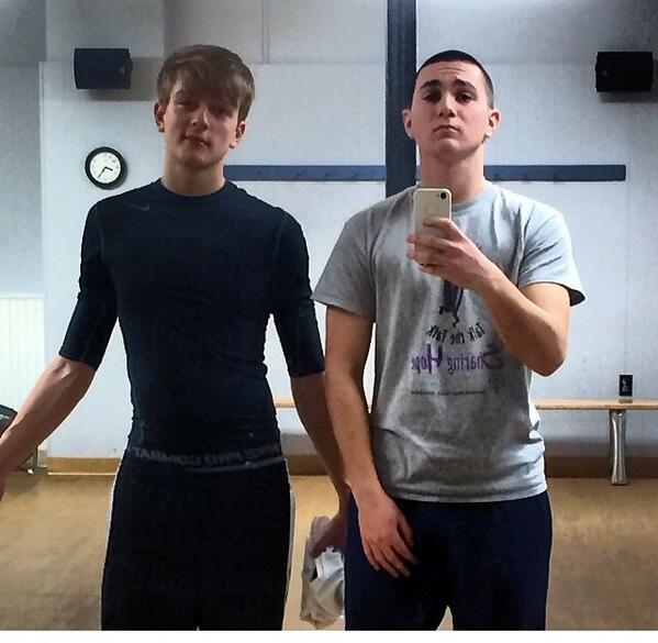 chasethekicker's tweet image. Me and @matt_purpledino hit the gym #getonourlevel #wegetthatwork #randomhashtag #someonealmostdiedatthegym #sheweak