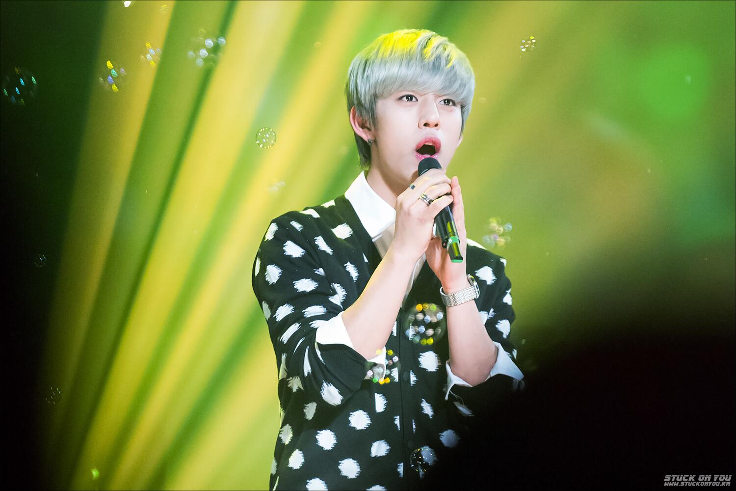 Bhd22hoCAAAO_rO.jpg:large