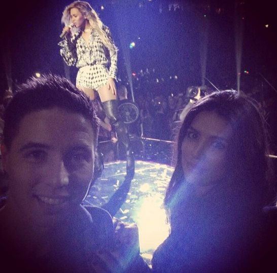 Bhd2yK8CAAAZCz6.png:large