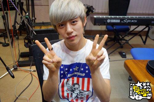 BhdHWEdCQAAdtPk.jpg:large