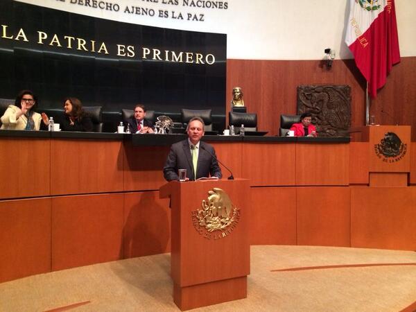 Gerardo_Sanchz_'s tweet photo. Hoy expuse Proyecto de Decreto por el que se expide la Ley Federal de #ConsultaPopular en representación @Senado_PRI http://t.co/WgA1Fk2NIW